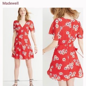 Madewell button front wrap dress in daisy society /NWT /8/